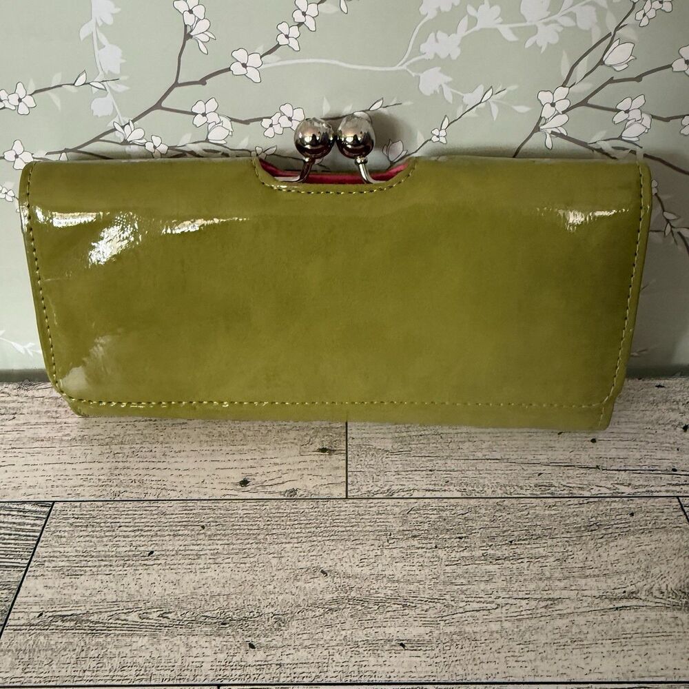 Mundi Ladies Fold Over My Big Fat Wallet Olive Green Pink Rhinestone Kiss Lock